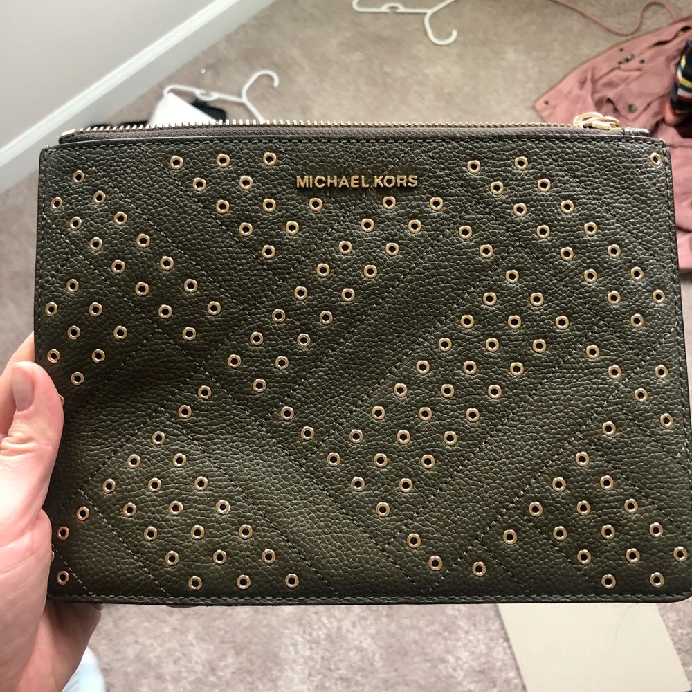 MICHAEL KORS wristlet